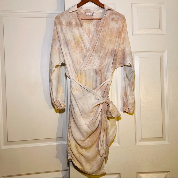 Young Fabulous & Broke Dresses & Skirts - Young Fabulous & Broke YFB Long Sleeve Wrap Dress